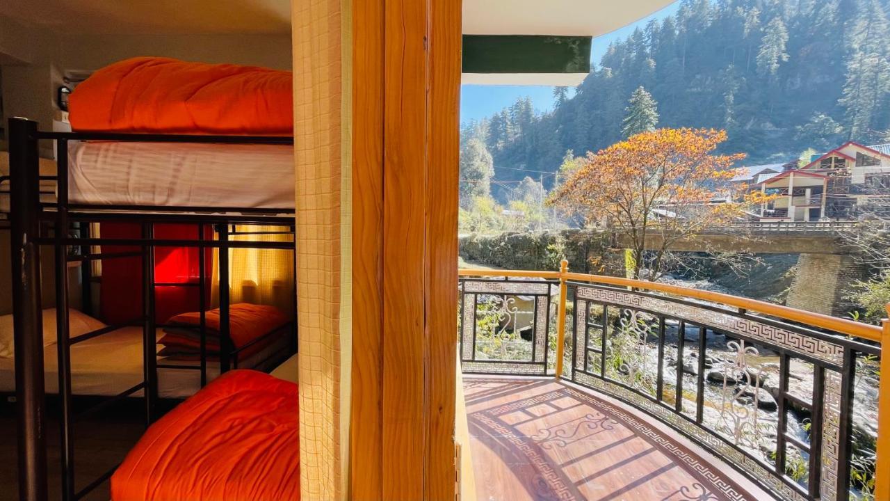 Madpackers Jibhi - Of Streamsides & Waterfalls Exterior foto